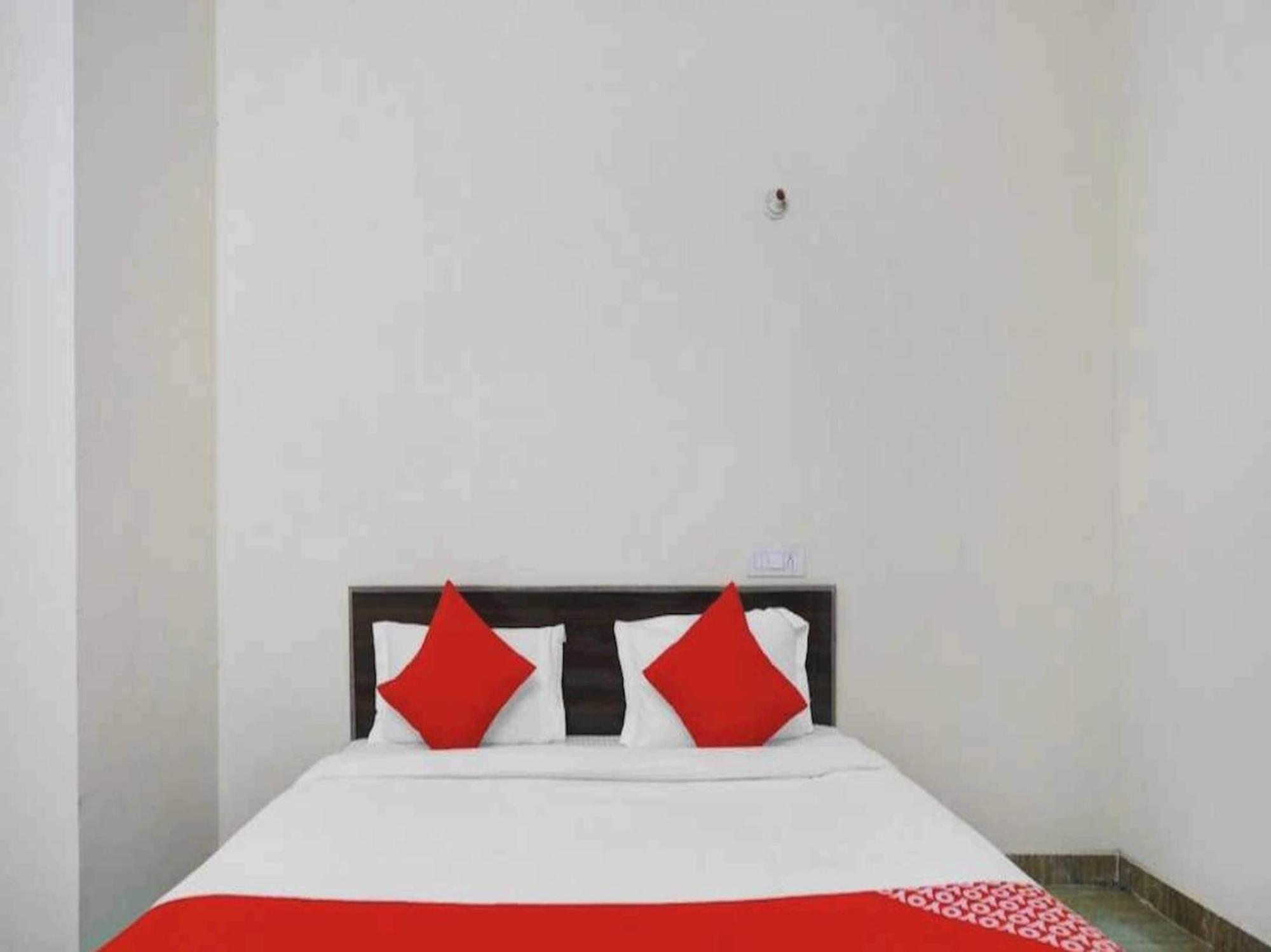 Hotel Sky Bird Bhauli Exterior foto