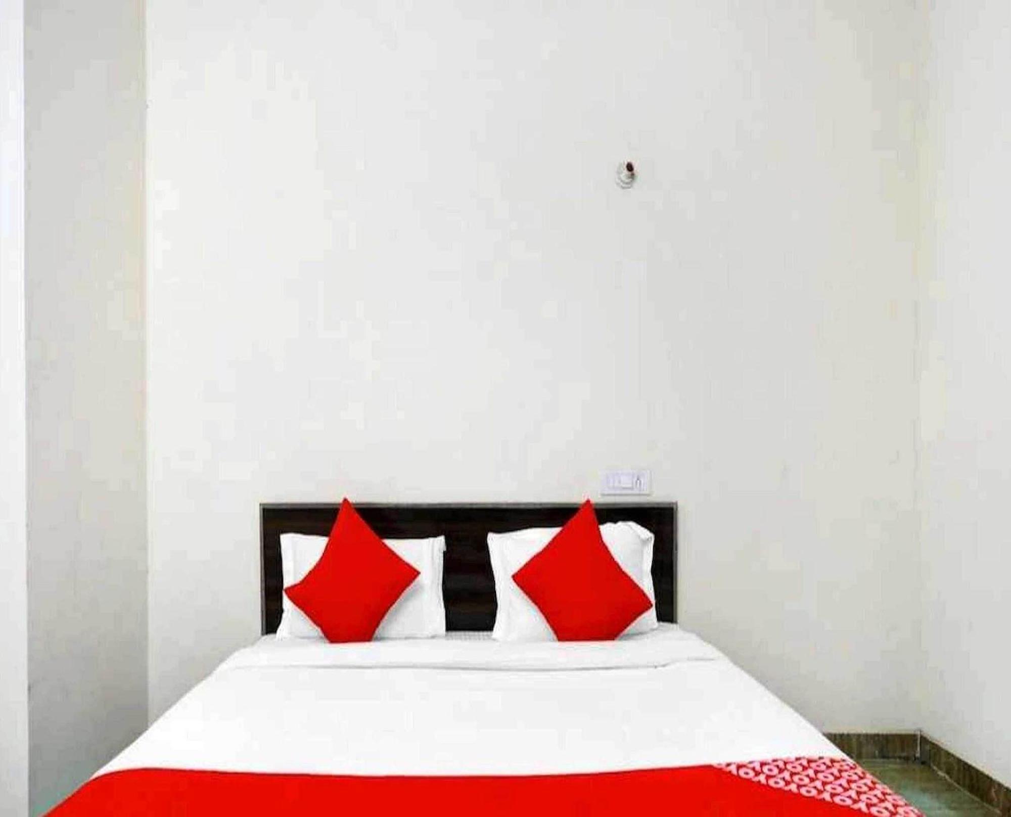 Hotel Sky Bird Bhauli Exterior foto