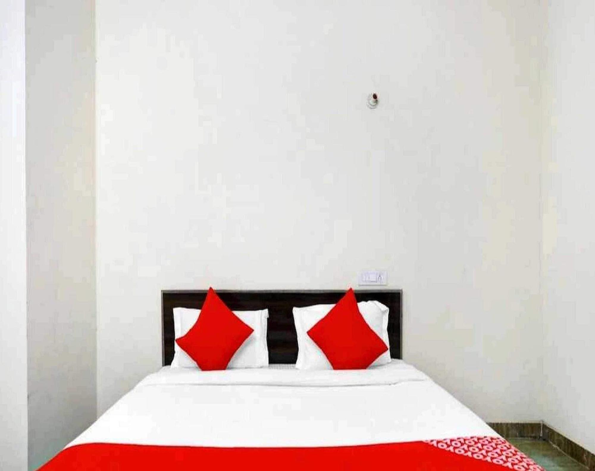 Hotel Sky Bird Bhauli Exterior foto